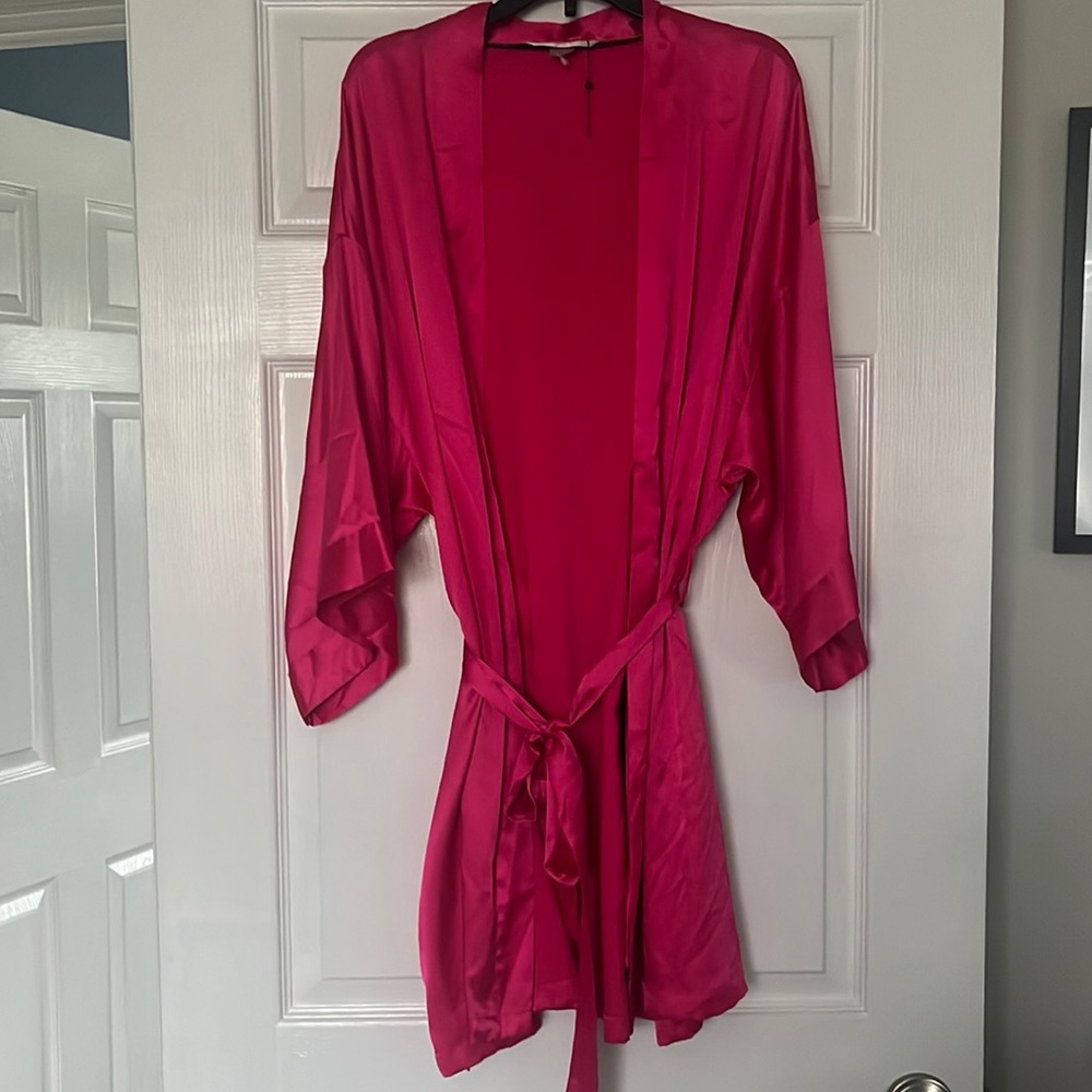 Victoria’s Secret Pink Silky Robe